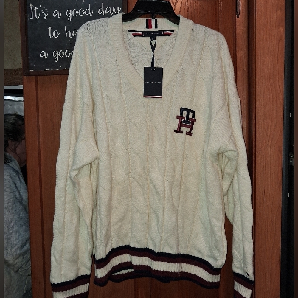 Tommy Hilfiger V-Neck Wool Cable Knit Sweater in Cream and Burgundy In A Large